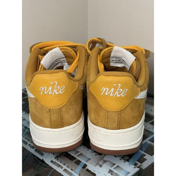 Nike Air Force 1 Low Wheat Flax Suede Gum Sole Men’s 7.5 DA8302-700 - Picture 5 of 11
